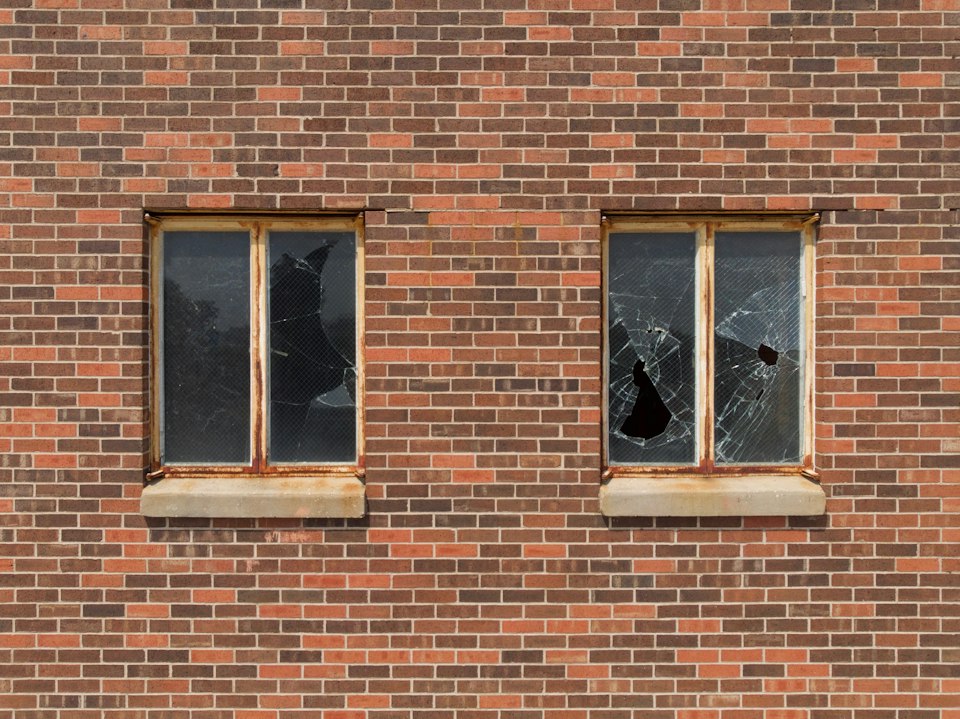 Illustrative photo of a building window, unrelated to the Netanya incident