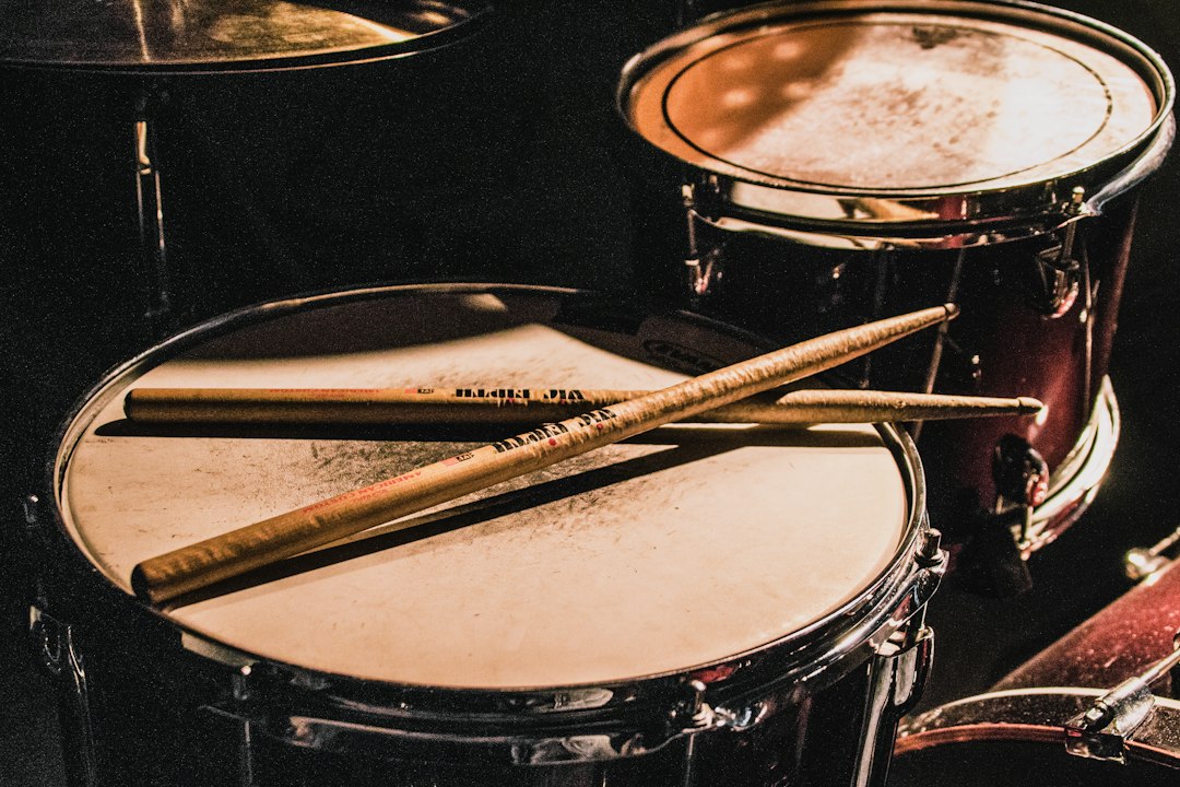 Illustration: drum kit, Matthijs Smit / Unsplash